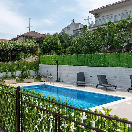House Antonija, Relax By The Sea Apartment Seget Vranjica