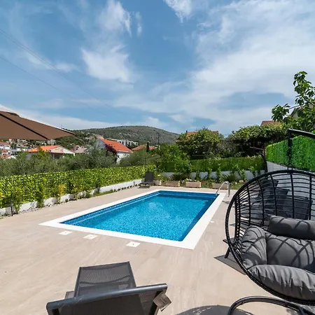 Apartment House Antonija, Relax By The Sea Seget Vranjica