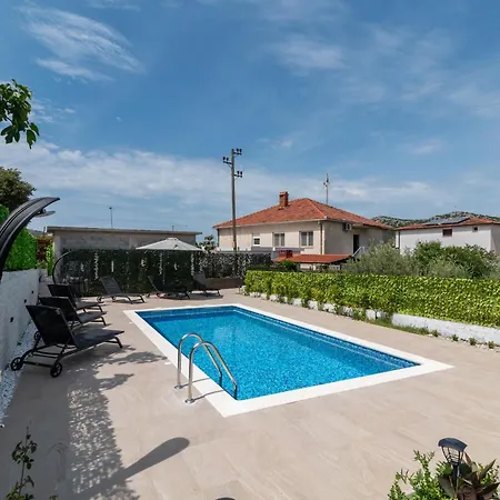 House Antonija, Relax By The Sea Seget Vranjica