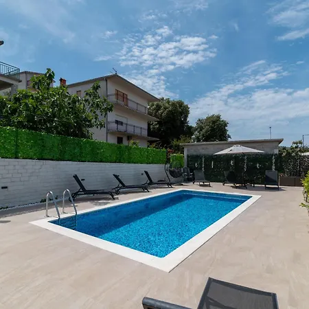 House Antonija, Relax By The Sea Apartment