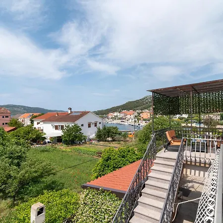 Apartment House Antonija, Relax By The Sea *
