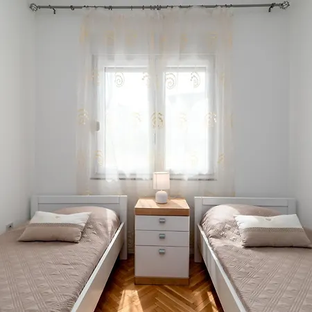 Apartment House Antonija, Relax By The Sea