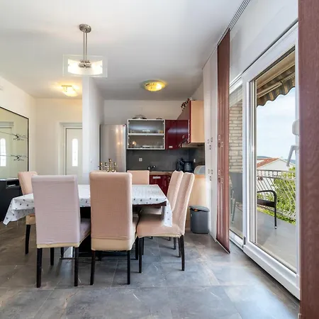 House Antonija, Relax By The Sea Seget Vranjica