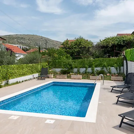 House Antonija, Relax By The Sea Apartamento *