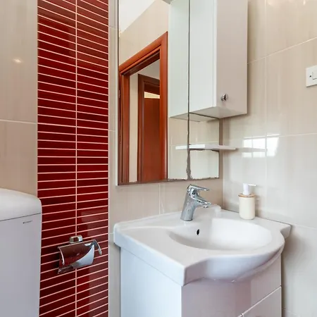 House Antonija, Relax By The Sea Apartamento *