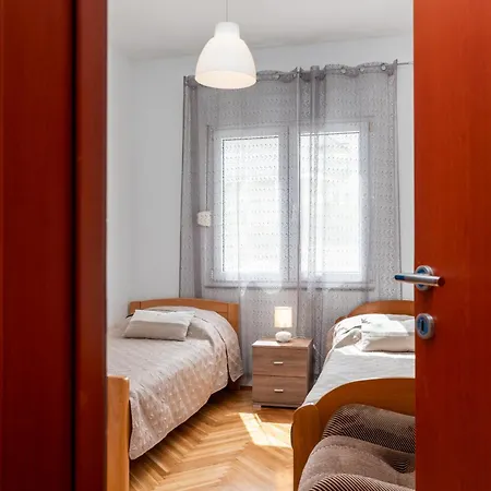 House Antonija, Relax By The Sea Apartamento Seget Vranjica