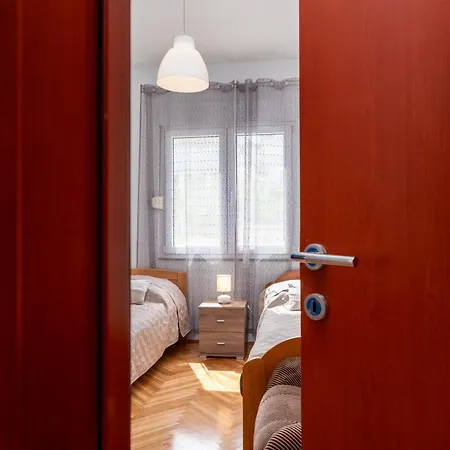 House Antonija, Relax By The Sea Seget Vranjica