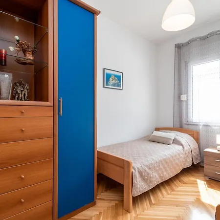 House Antonija, Relax By The Sea Apartamento