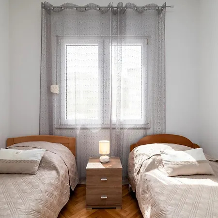 House Antonija, Relax By The Sea Apartament *