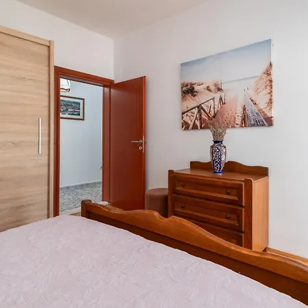 House Antonija, Relax By The Sea * Seget Vranjica